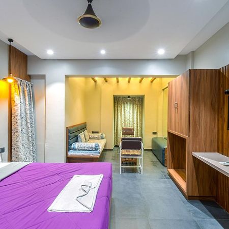 Hotel Vrindavan Deluxe โกลฮาปูร์ ภายนอก รูปภาพ